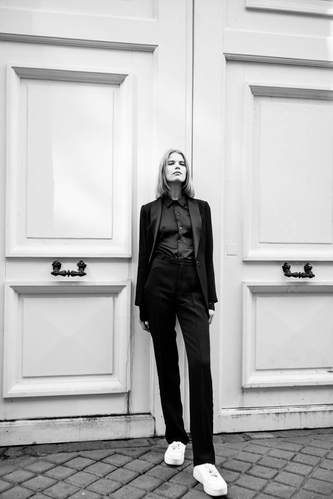 Russian model - black and white 