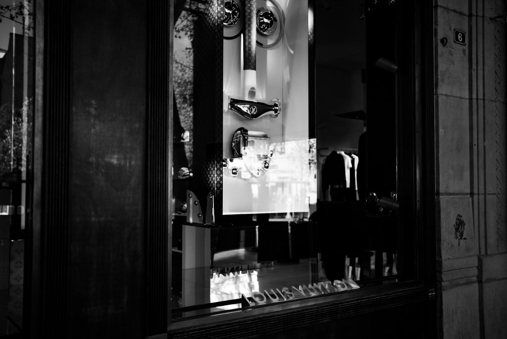 Louis Vuitton store - Luxury showcase